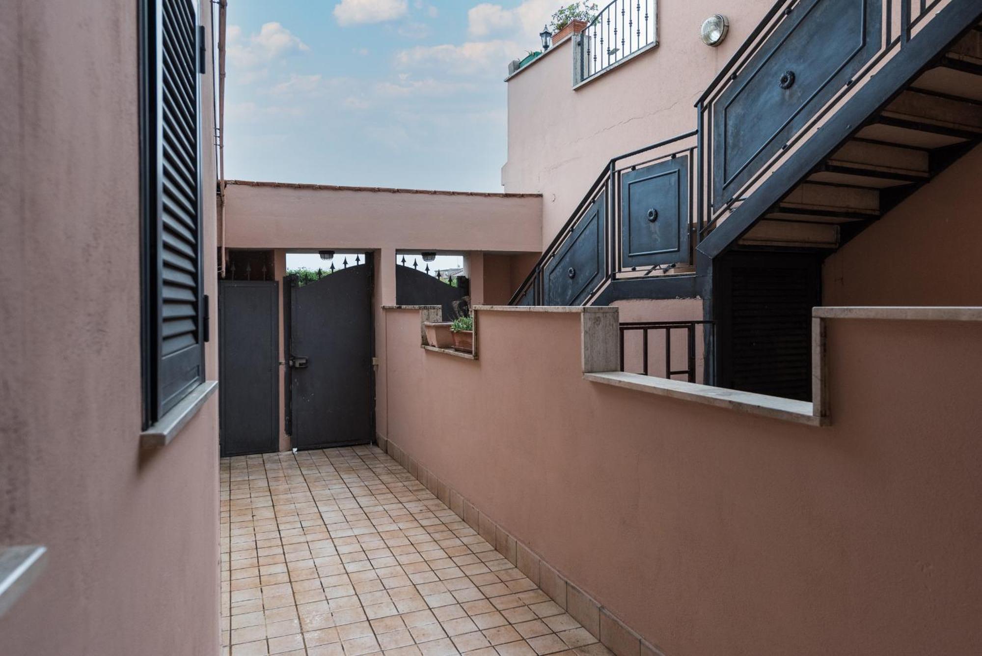 Travelershome Ciampino 170 Station Street Ngoại thất bức ảnh